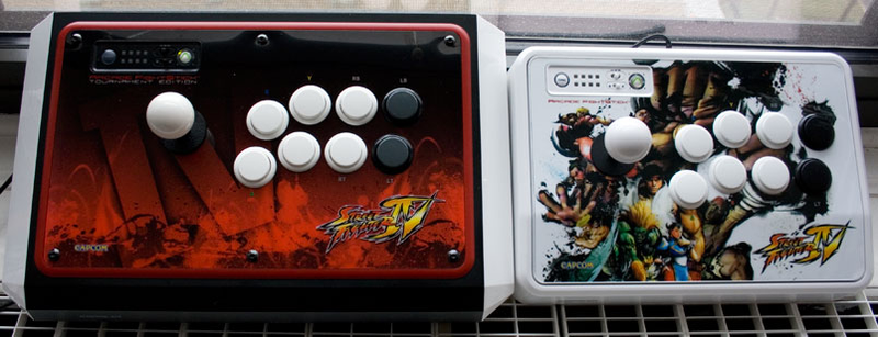 Illustration for article titled Mad Catz Street Fighter IV FightSticks Review